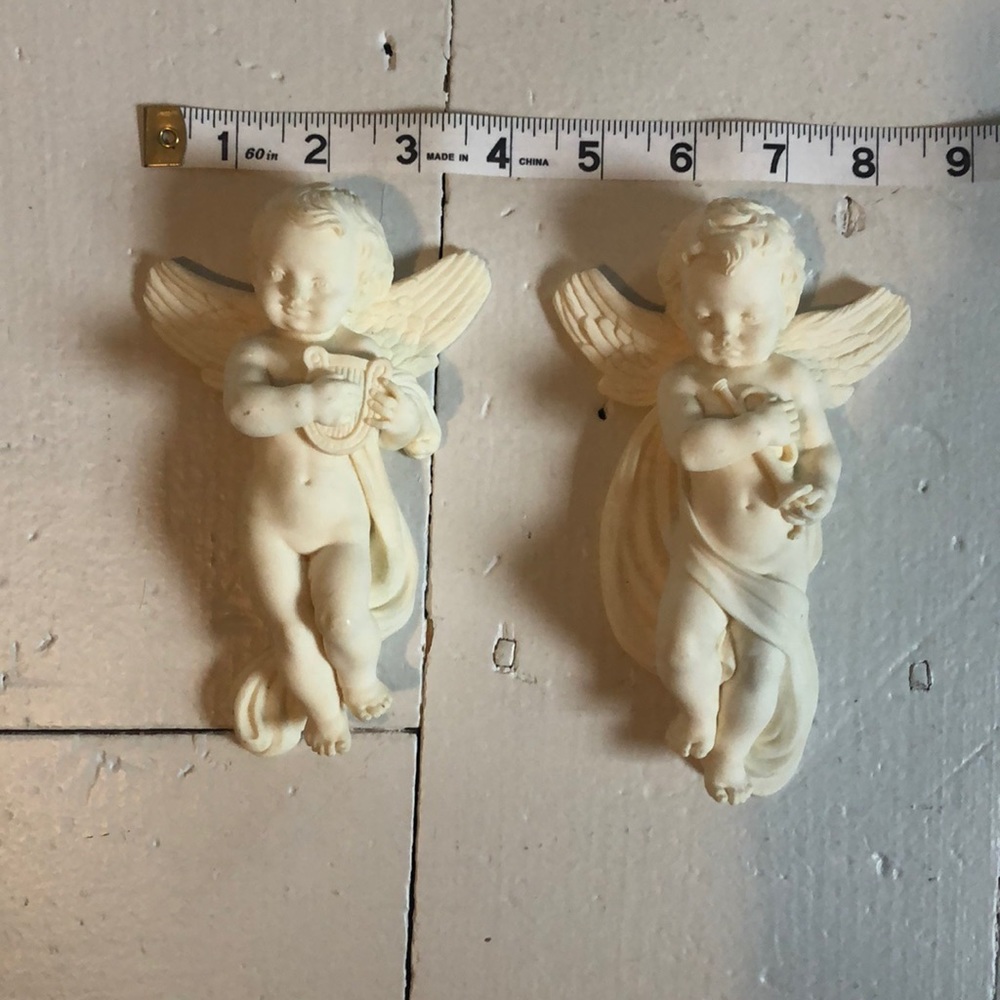 A Giannelli cherub figurine wall hangings - Picture 3 of 7